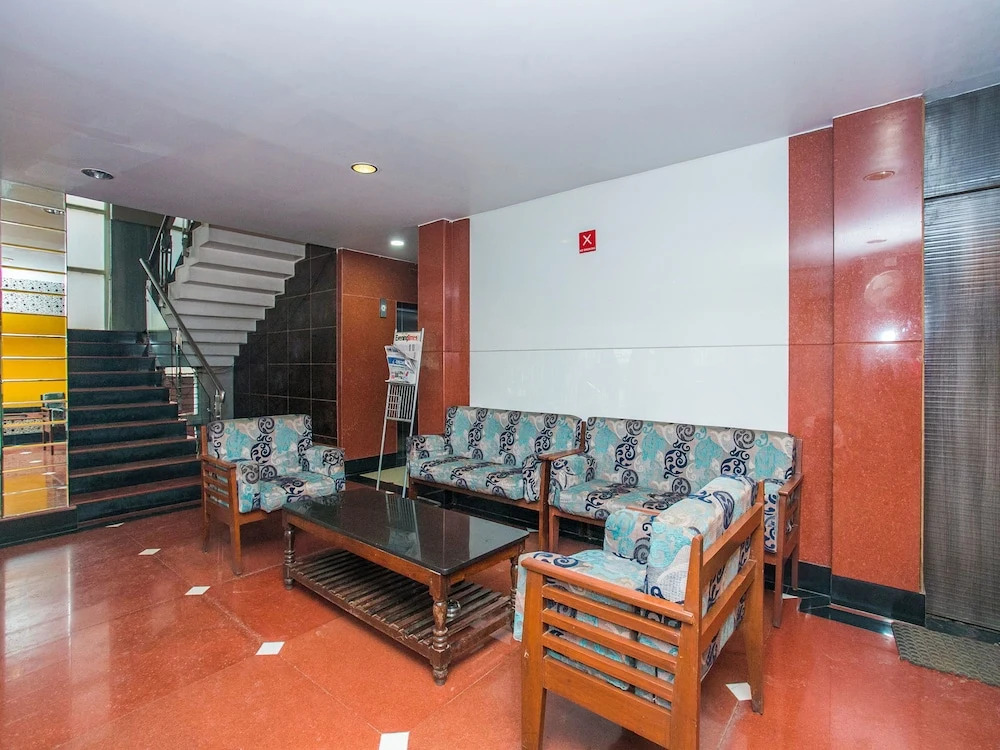 OYO 3778 Hotel Pulkeshi