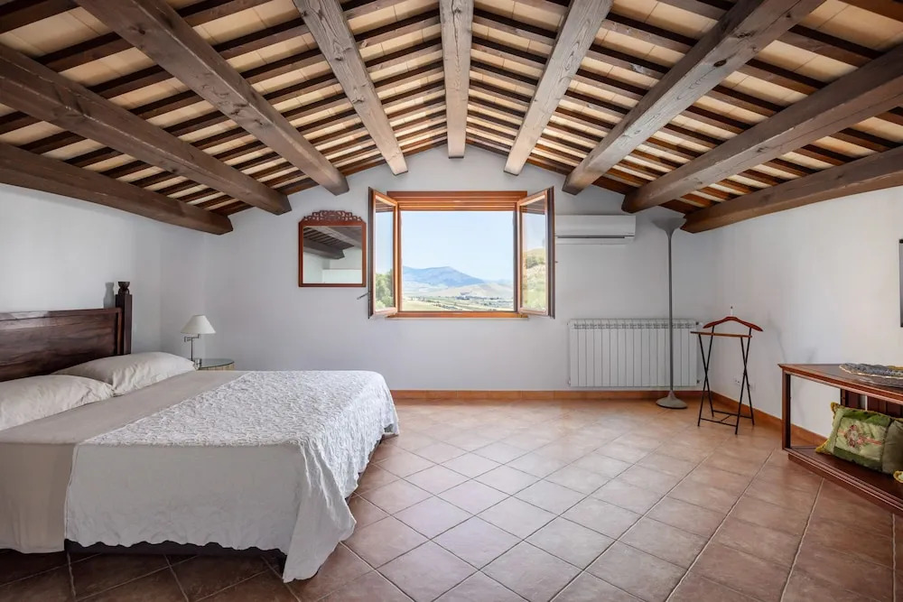 Villa sui Colli Ericini con Piscina by Wonderful Italy