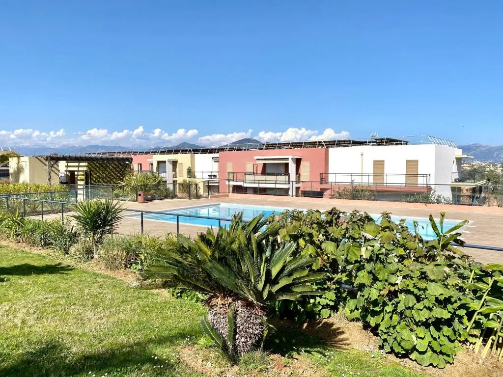 DOMAINE DES ROSES AP4222 by Riviera Holiday Homes