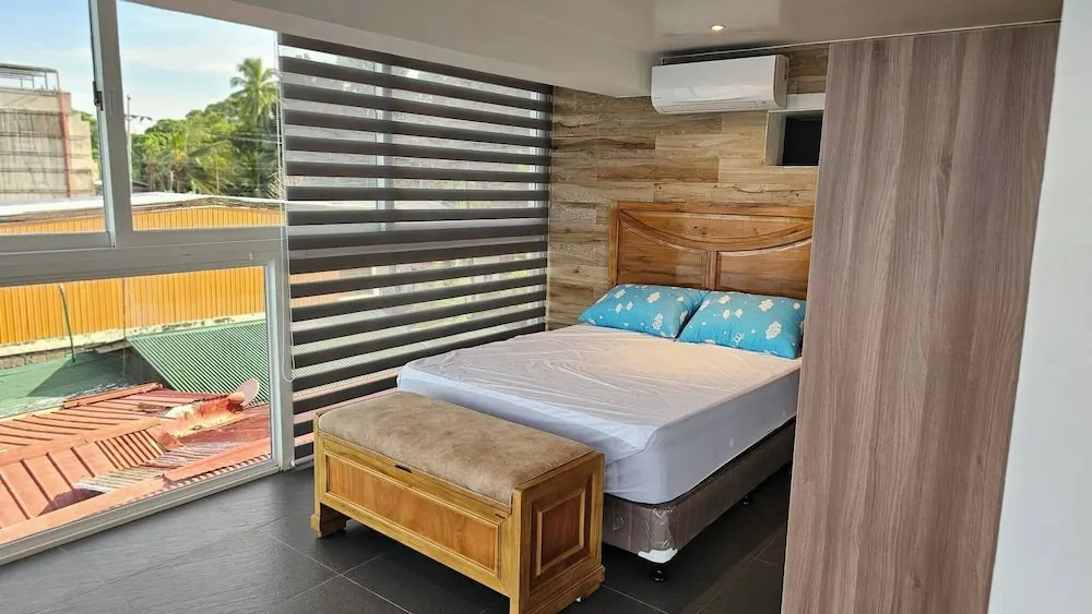 Lydias House, Samal beach front apartments