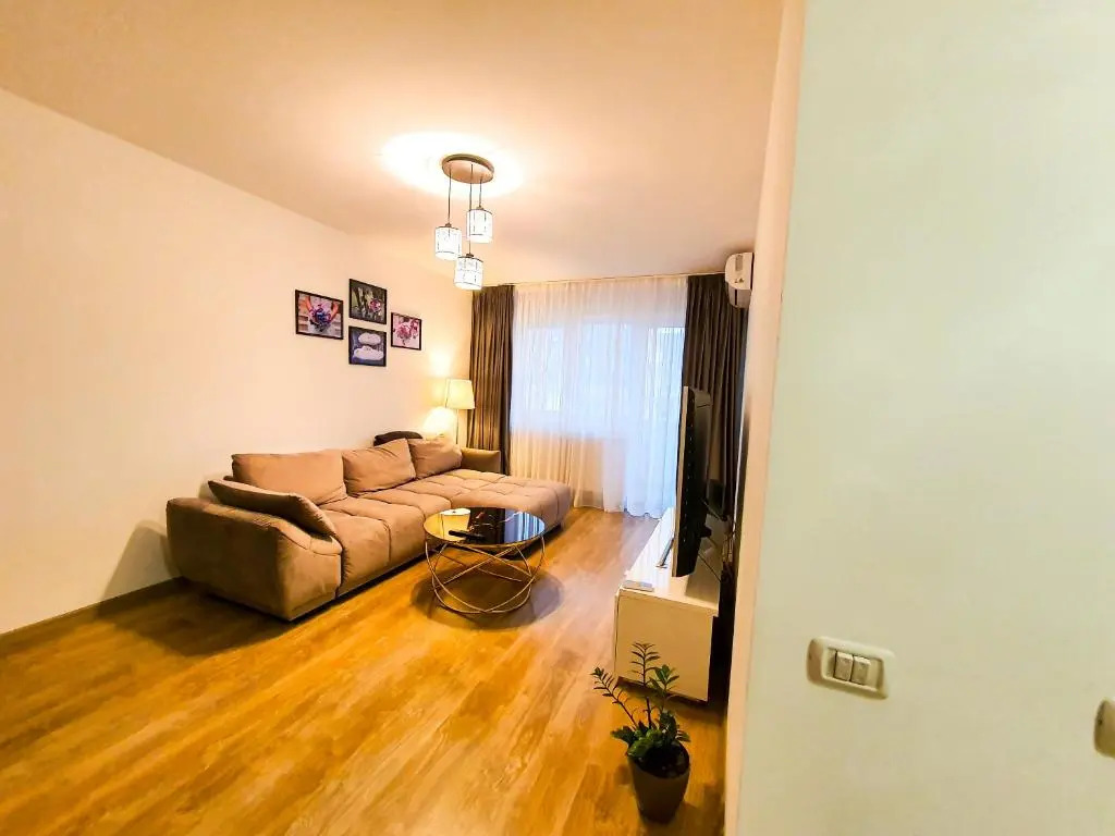 Luxurious Retreat 1BR Apartment with Netflix, Private Parking and self check in