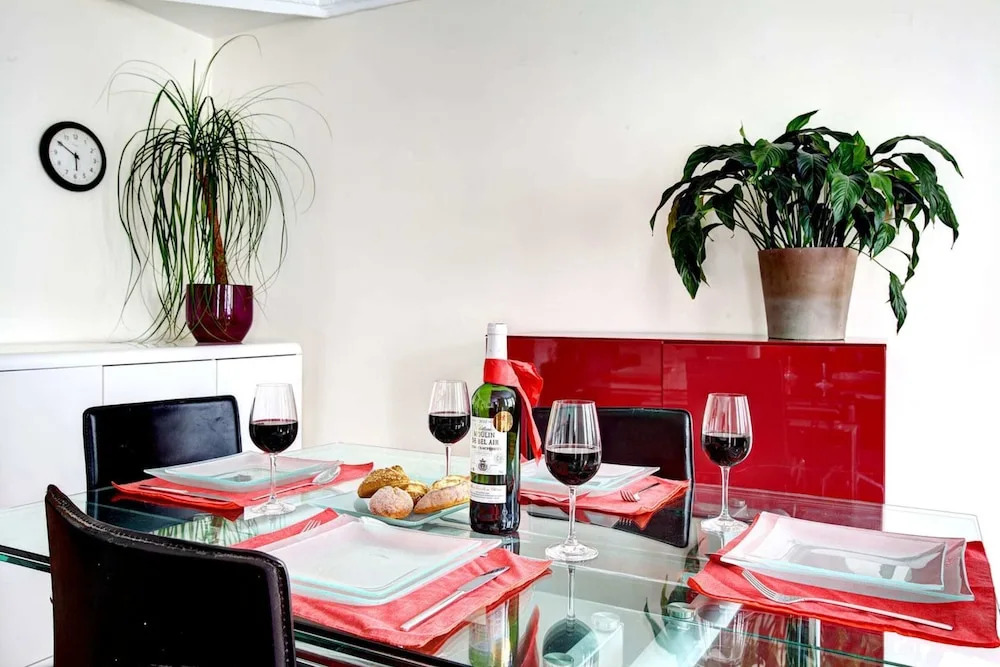 Spacious Family Apartment Near Bois de Boulogne