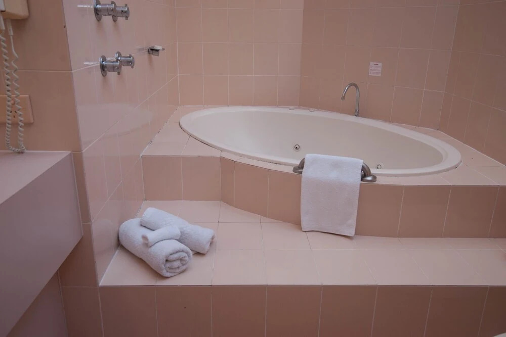 Aanuka29 - 1 Bedroom Spa Bure