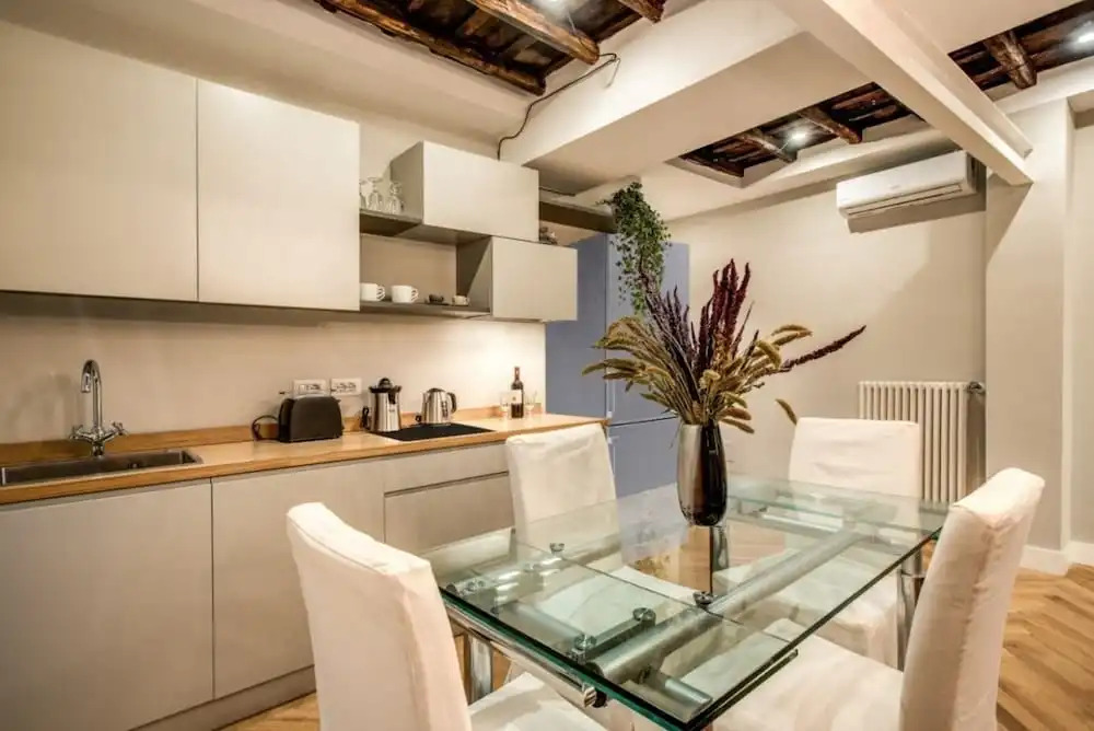 Trevi Fountain Superior 3 bdr apartment