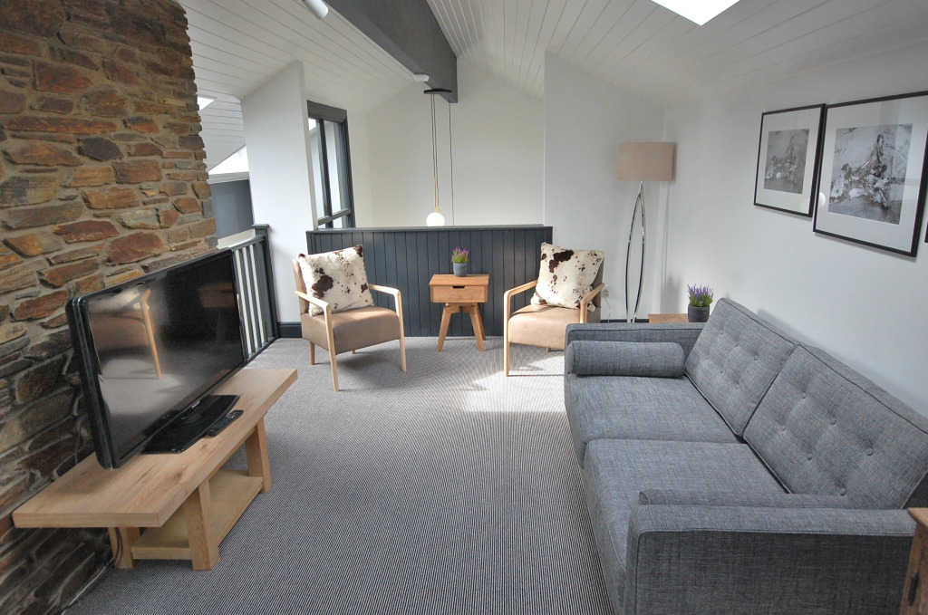 Highwood House - Luxury Cottage, Hot Tub, Sea Views
