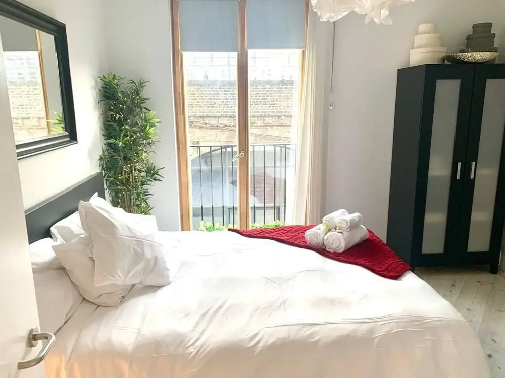 Notting Hill 2-bed Apt With Balcony, 1 min to Tube