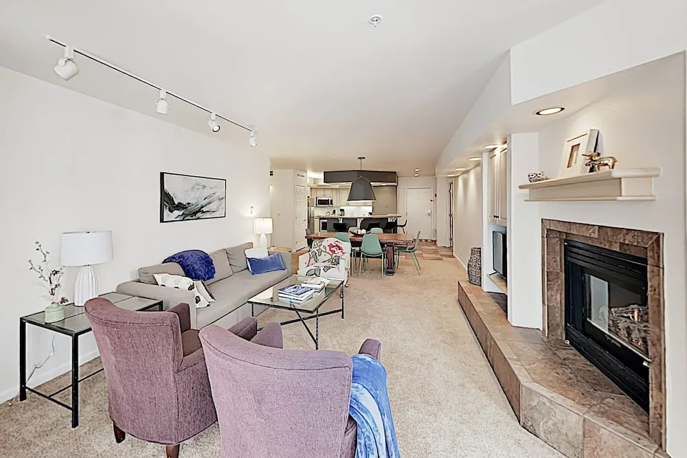 New Listing! Ski W/ Pool & Spa, Near Lifts 3 Bedroom Condo