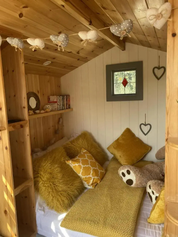 Shepherds Hut at St Annes - Costal Location