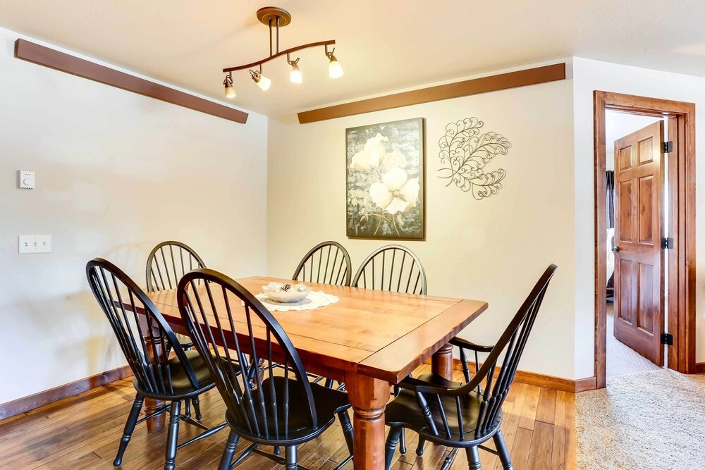 Centrally-located Deadwood Apt w/ Mountain Views!