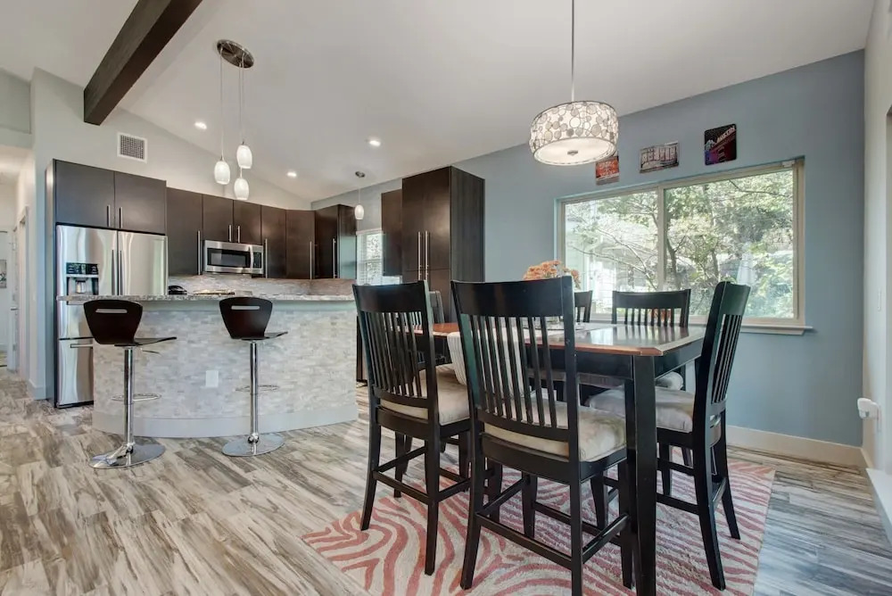 3BR Tree Shaded Home in Austin by RedAwning
