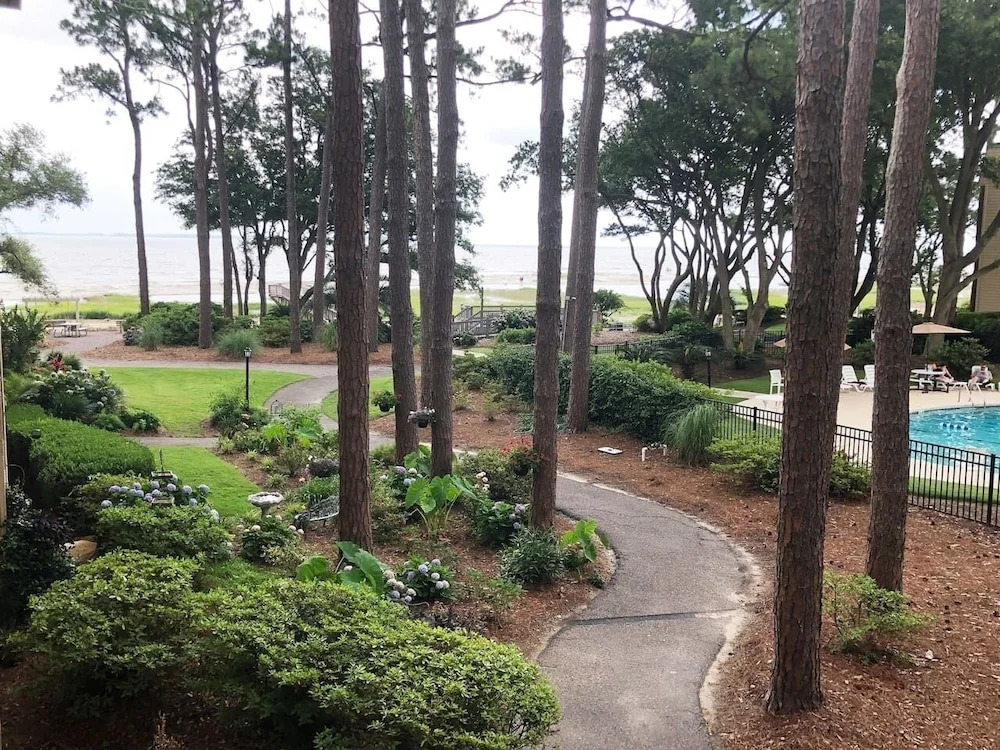J's Beachtime - 3 Pools, Tennis, Playground 2 Bedroom Condo