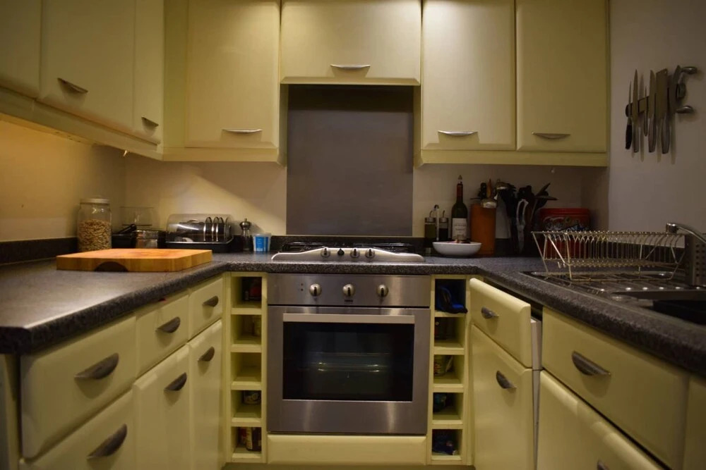 1 Bedroom Clapton Flat With Balcony