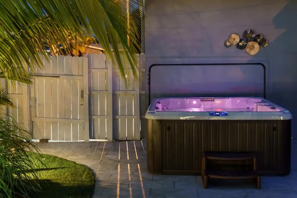 Tiki-home Elite Staycation