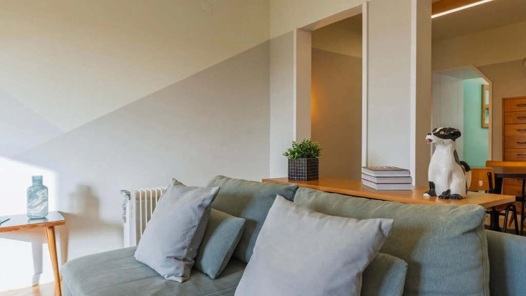 Trendy, Vintage with Castle View Apartment 44 by Lisbonne Collection