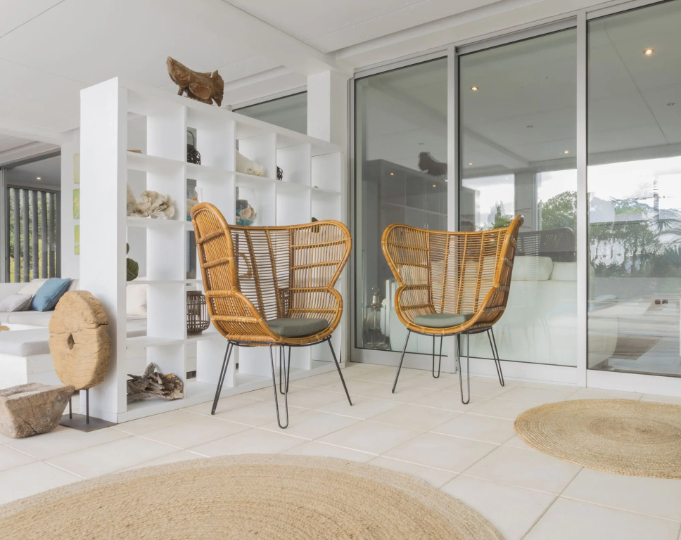 White Exclusive Suites & Villas