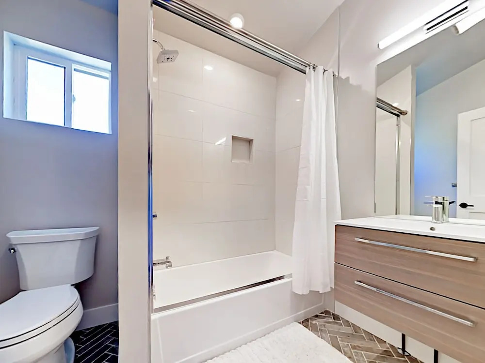 702 Gilpin Street Townhome 3 Bedrooms 3.5 Bathrooms Townhouse