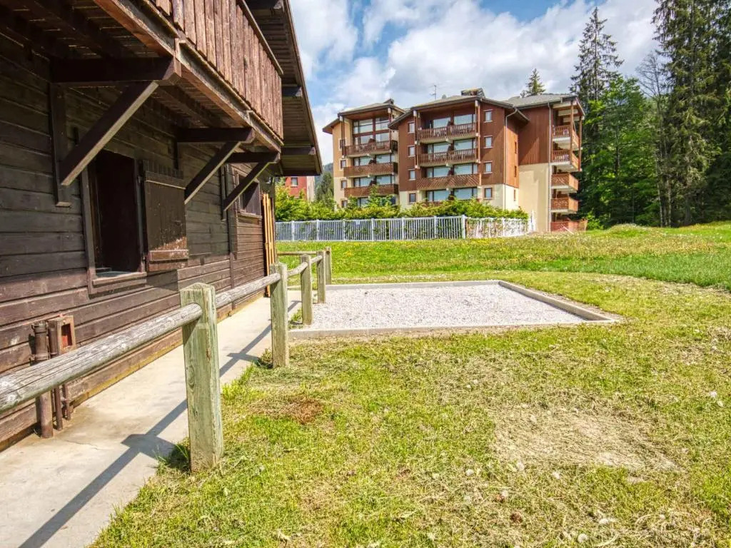 Chalet au pied des pistes, sauna et terrasse, pour 12 pers. - FR-1-642-5