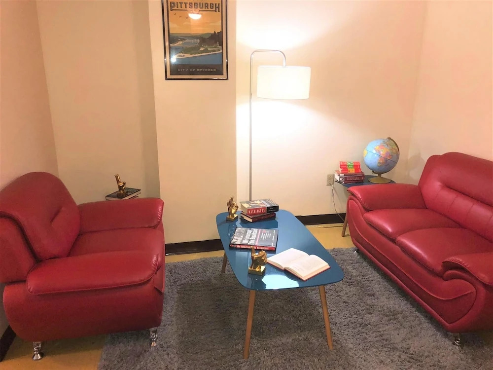 2 Bedroom Downtown Apt Friends Families Ideal