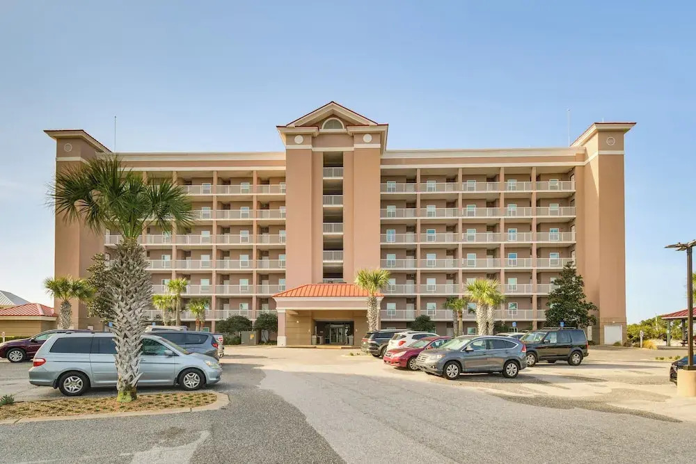 Gulf Shores Condo w/ Balcony: 2 Mi to Fort Morgan