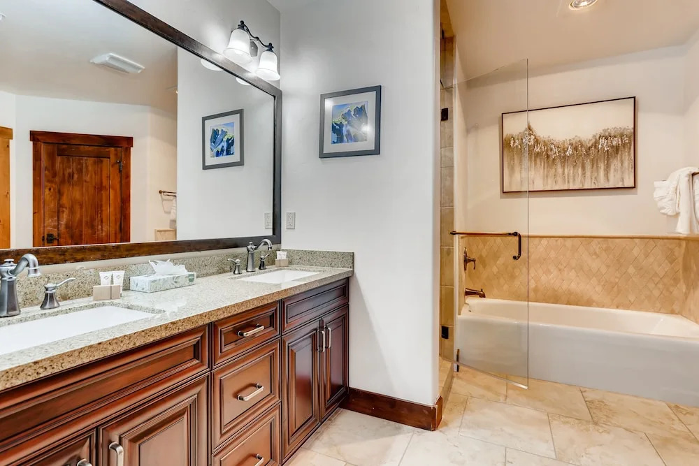 Ski-in/ski-out At Crystal Peak Lodge 3 Bedroom Condo