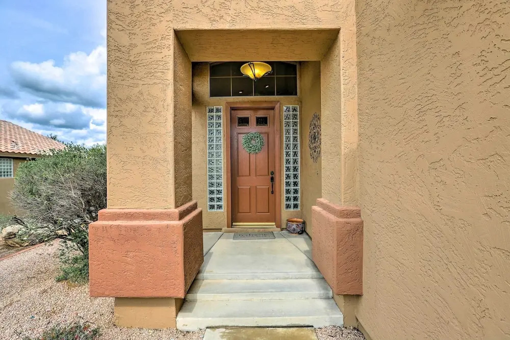Pool, Fire Pit: Central Cave Creek Retreat