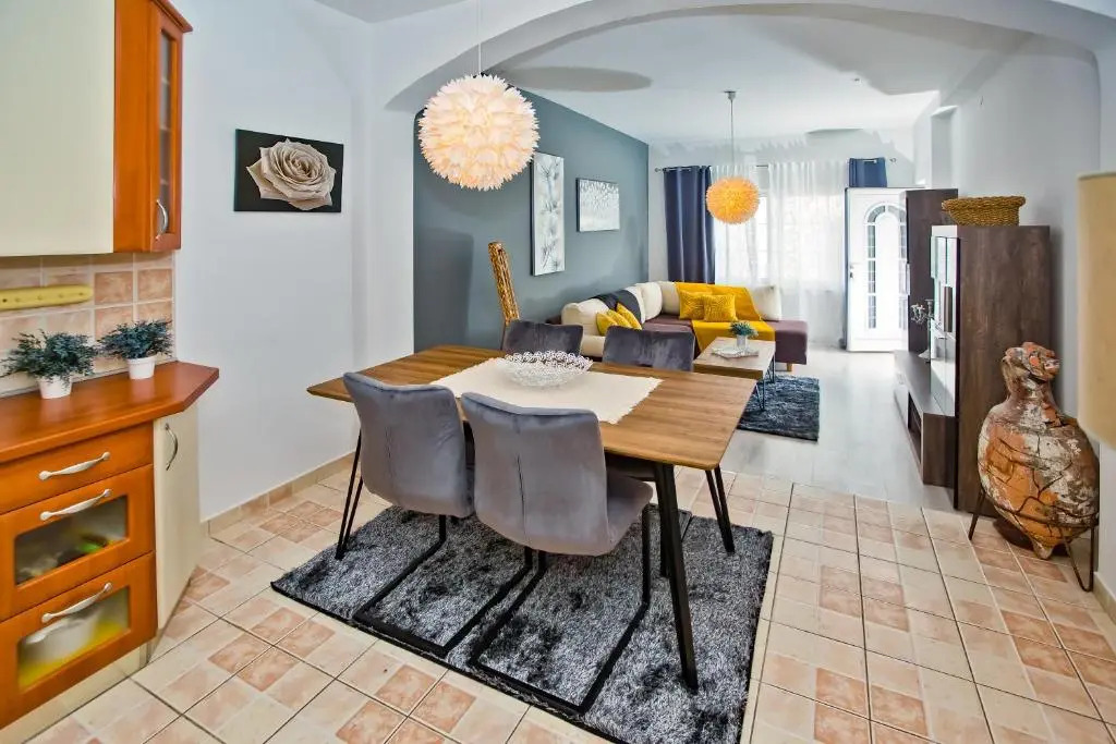 Apartments Tino