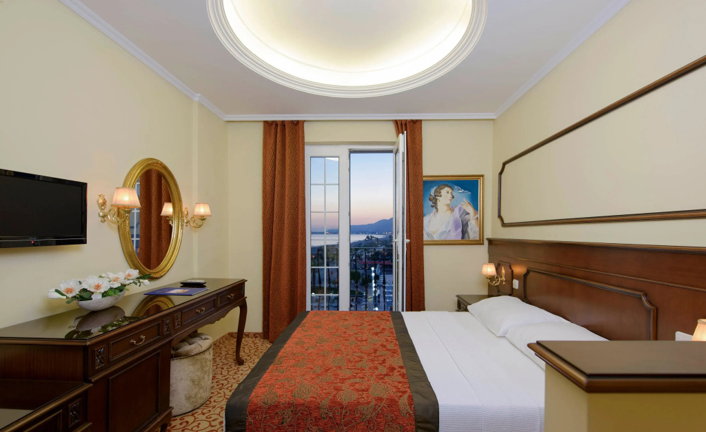 Antique Roman Palace Museum Hotel
