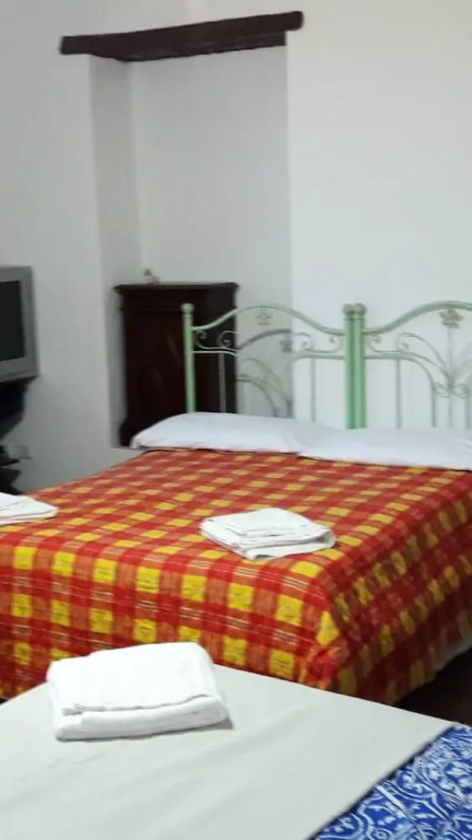 House With 2 Bedrooms in Spoleto, With Wonderful City View, Pool Acces
