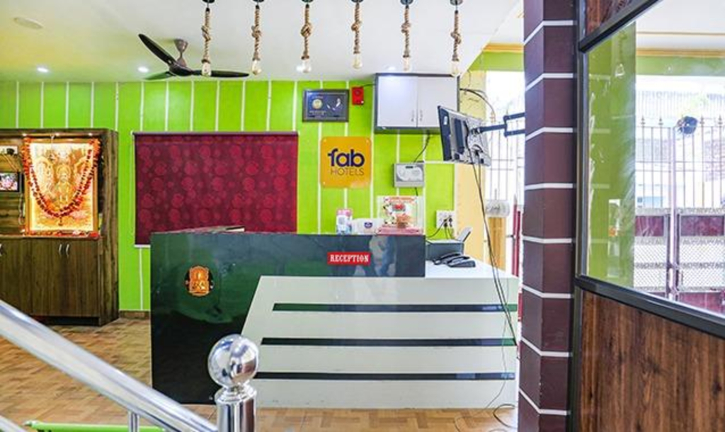 Fabhotel Shivam Palace