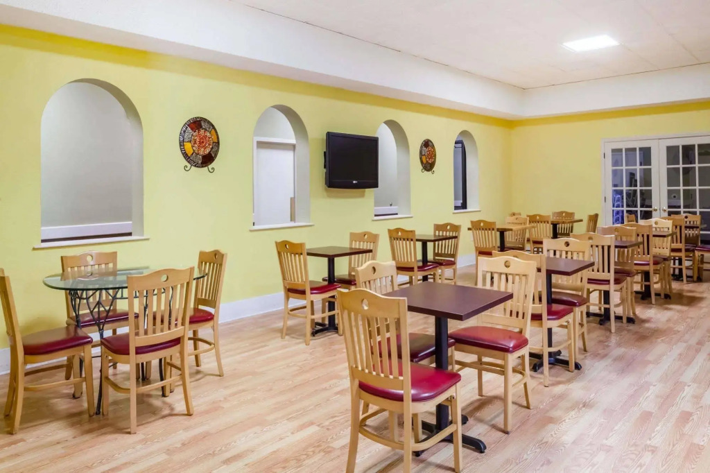 Simple Rewards Inn