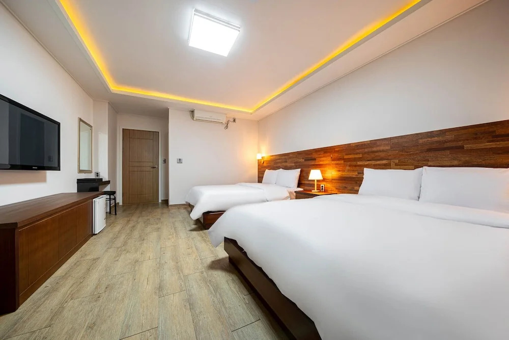 F-one Hotel