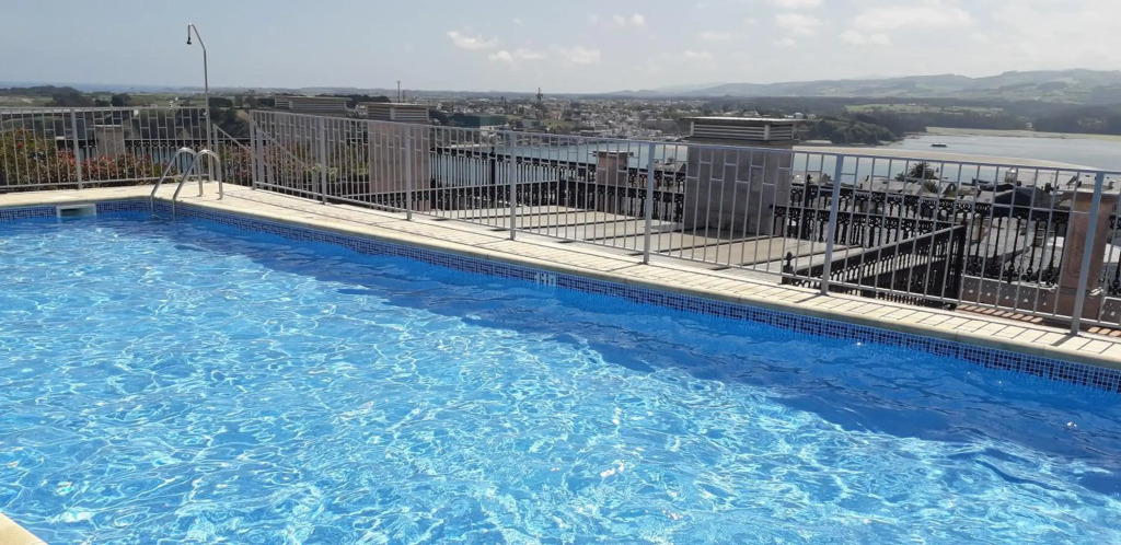 Atico céntrico con piscina comunitaria