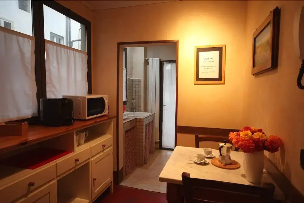 Close to The Duomo Tidy 1BD Apt