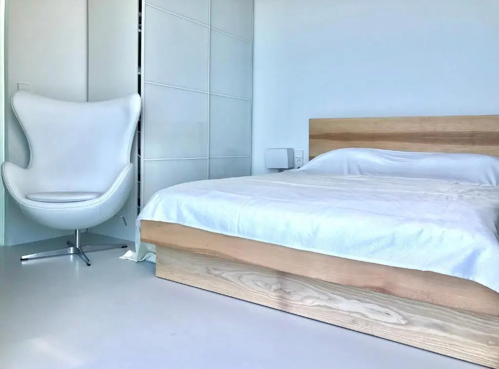 Kuro Beach House