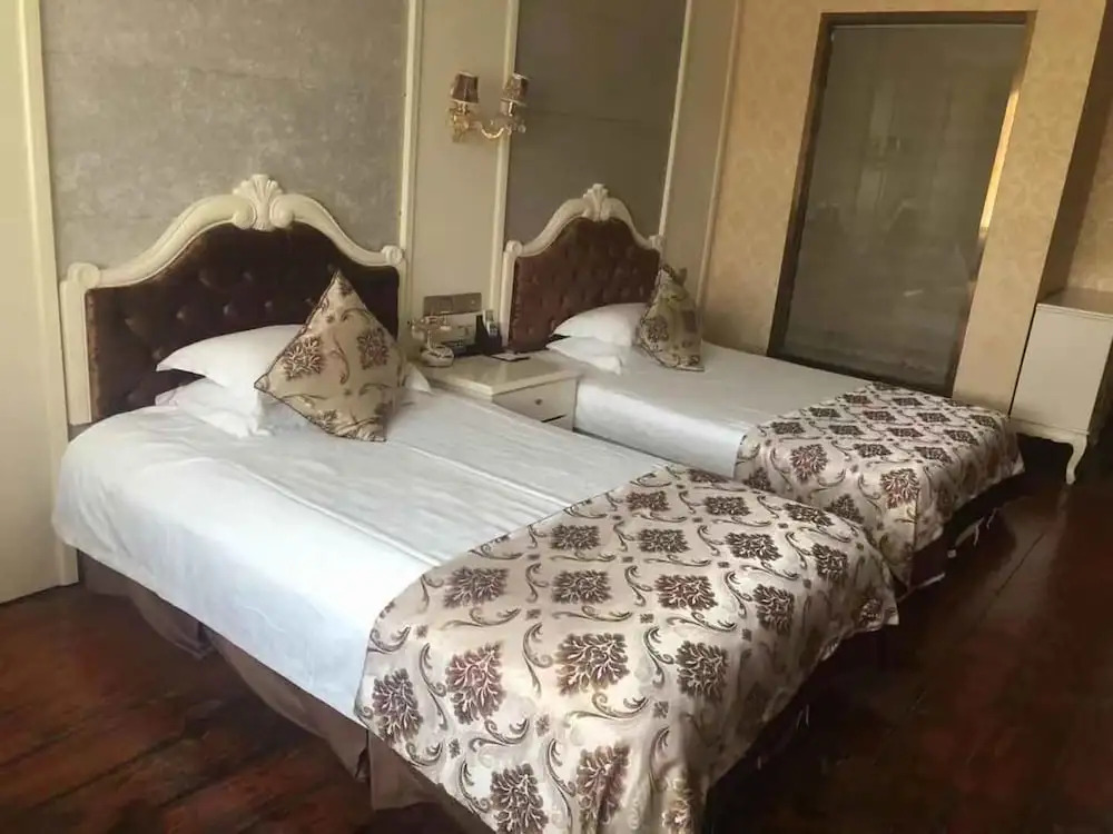 Yi Jiangnan Holiday Hotel