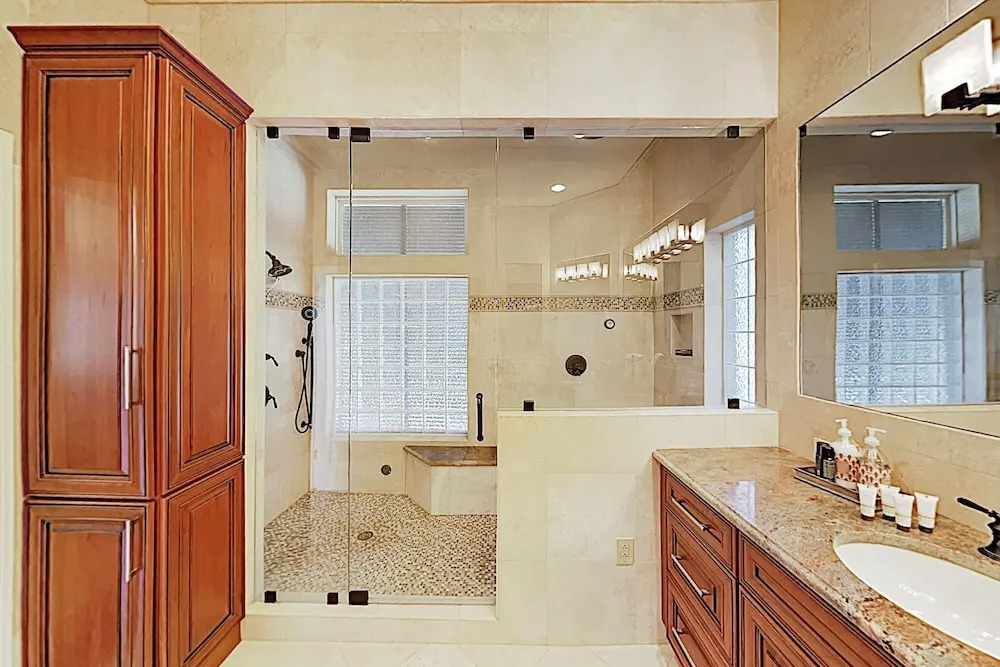 New Listing! Canal W/ Pool, Hot Tub & Dock 3 Bedroom Home