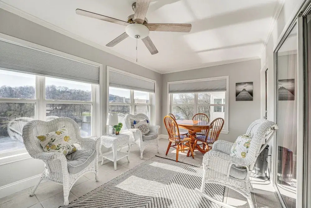 Marina Views & Cozy Sunroom: Condo in Branson!
