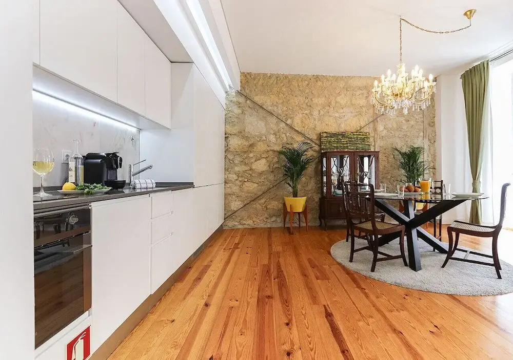 JOIVY Modern classic 1-bed Apt w/ balcony, nearby Avenida da Liberdade