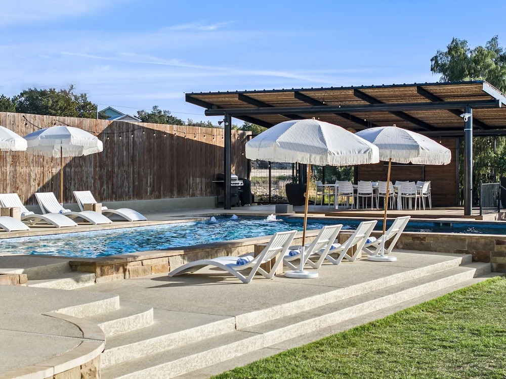 10 Bedroom | Pool | Hot tub | Pickleball | Firepit