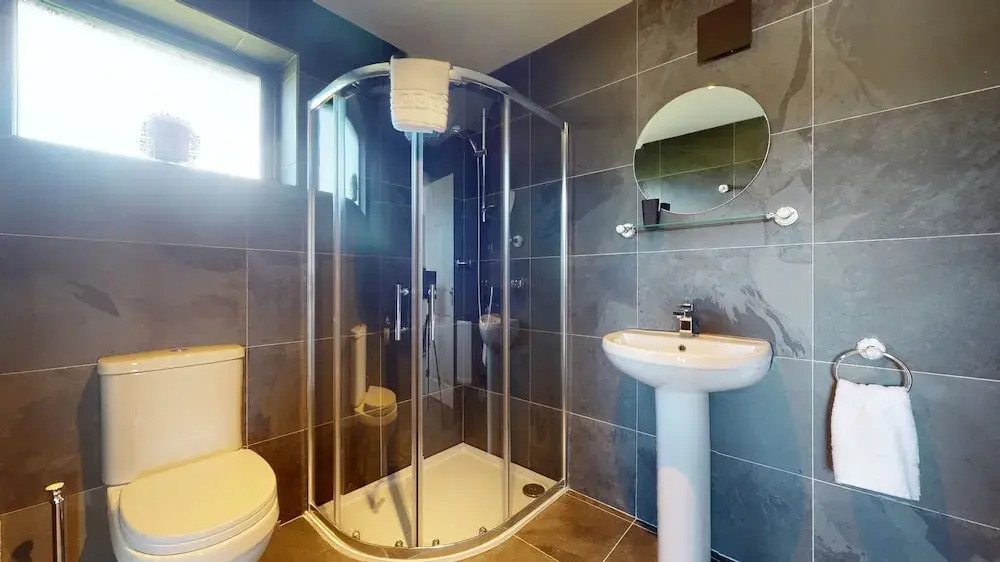 Low Greenlands Holiday Park - Luxury House & Luxury Glamping Pods