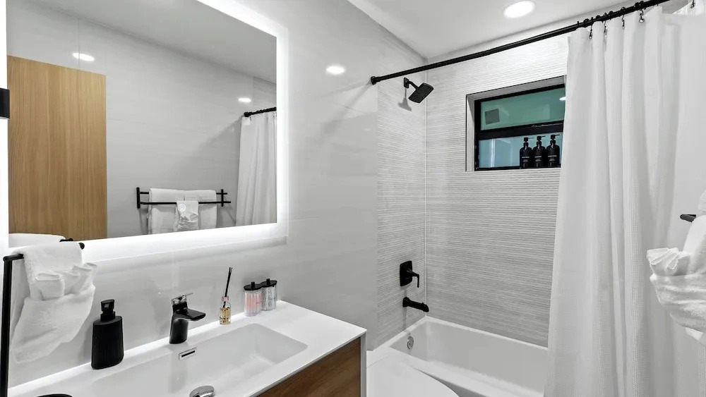 Soleil Oasis by Avantstay Screened Pool + Outdoor Lounge + Firepit Near the Beach