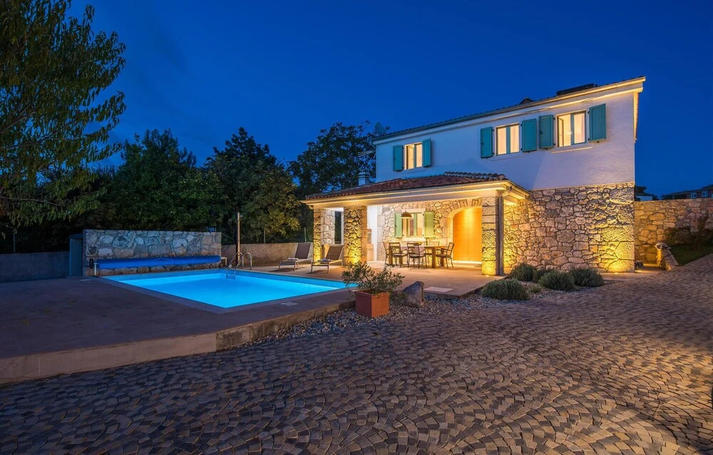 Beautiful Home In Malinska