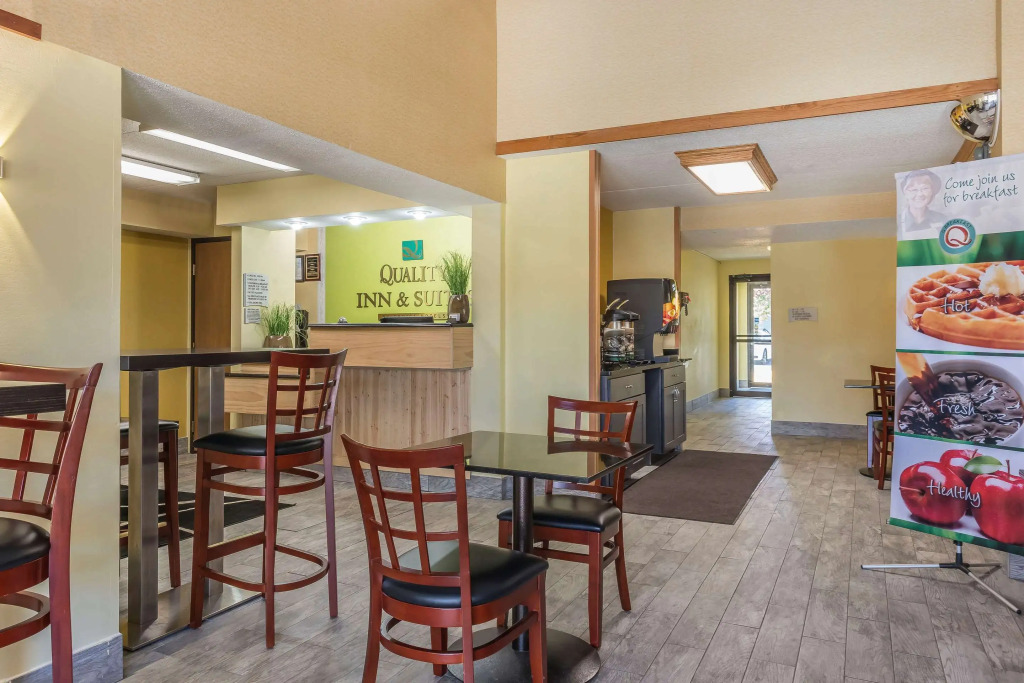 Super 8 Pittsburgh Harmarville