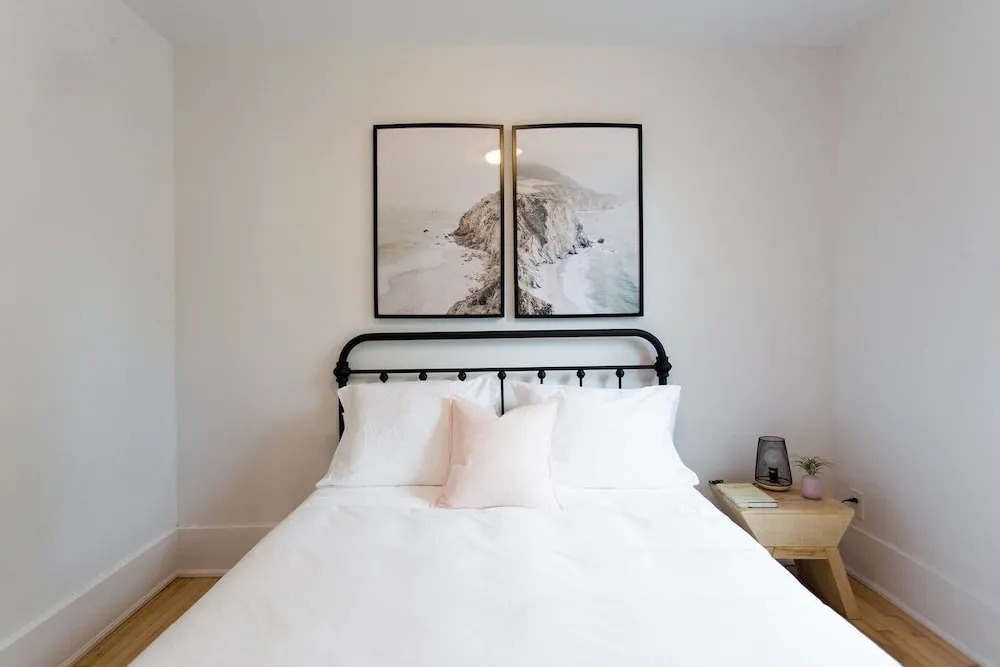 Stylish & Unique 3 Bdr Flat With Parking!