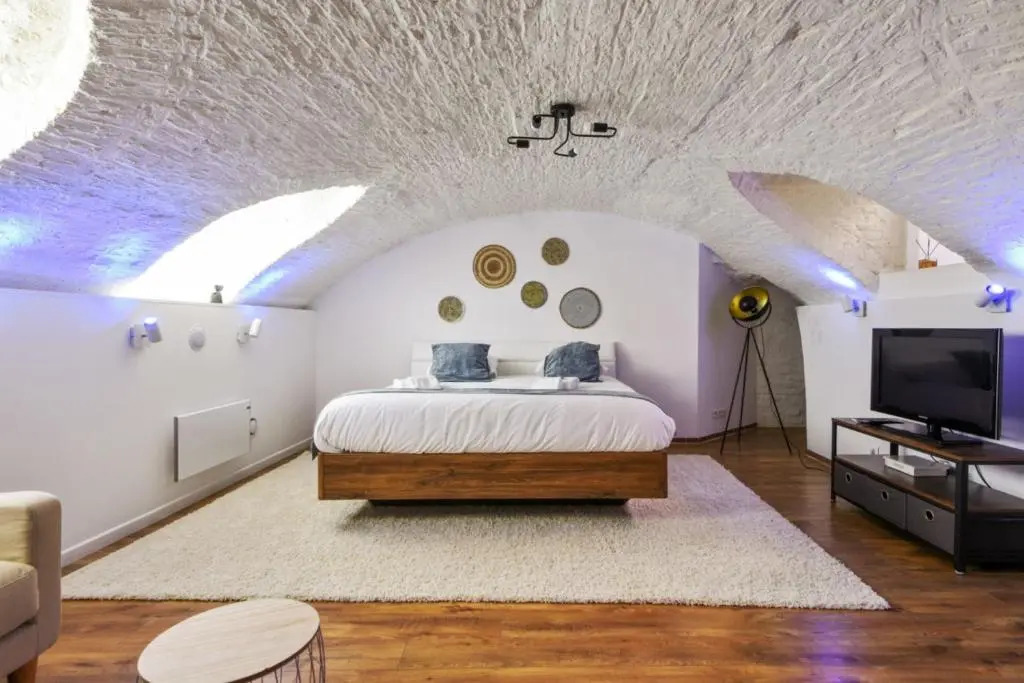Atypical and cozy studio in Old Lille close to the station - Welkeys