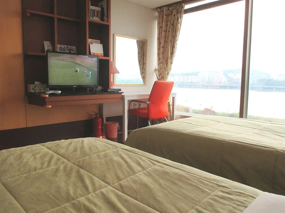 The River View House