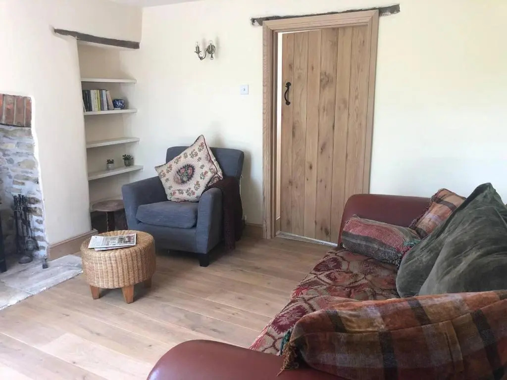 Lovely Cosy Stone Cottage in Tetbury, Cotswolds