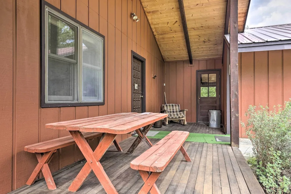 2 Mi to Grand Lake: Cabin w/ Fireplace & Library!
