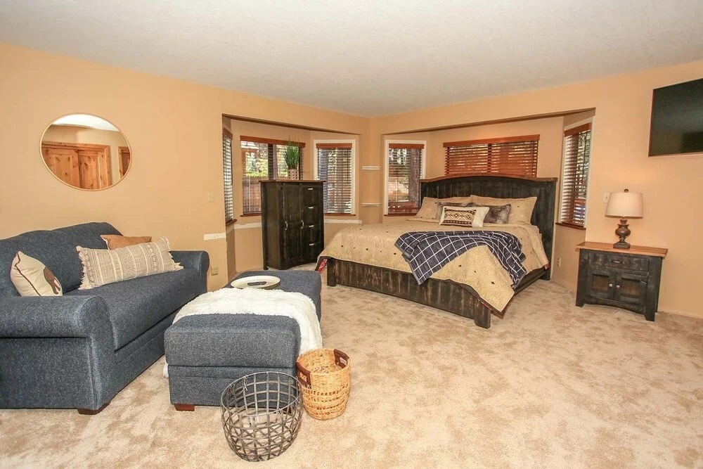 The Lodge at Snow Summit 6 Bedrooms 4.5 Bathrooms Home