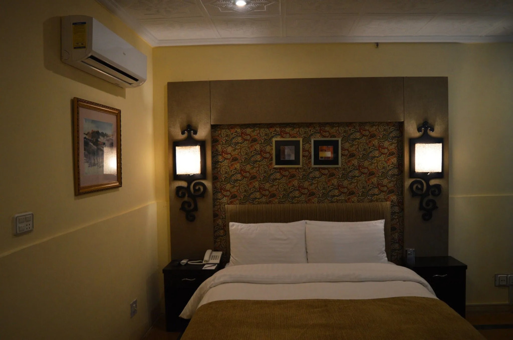 Hotel One Rahim Yar Khan Club Road